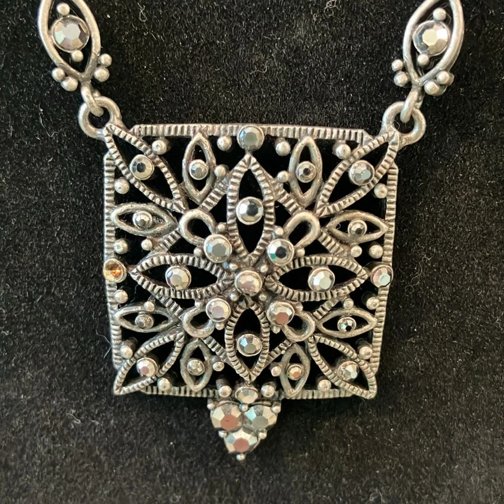 Vintage Filigree Pendant Necklace Art Deco Style Adjustable Length - Picture 3 of 5